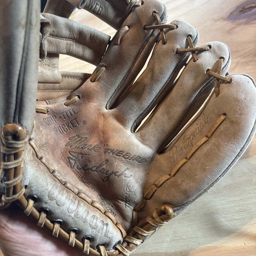 WILSON DETROIT TIGERS MARK THE BIRD FIDRYCH A2250 VINTAGE GLOVE RHT FAIR COND.